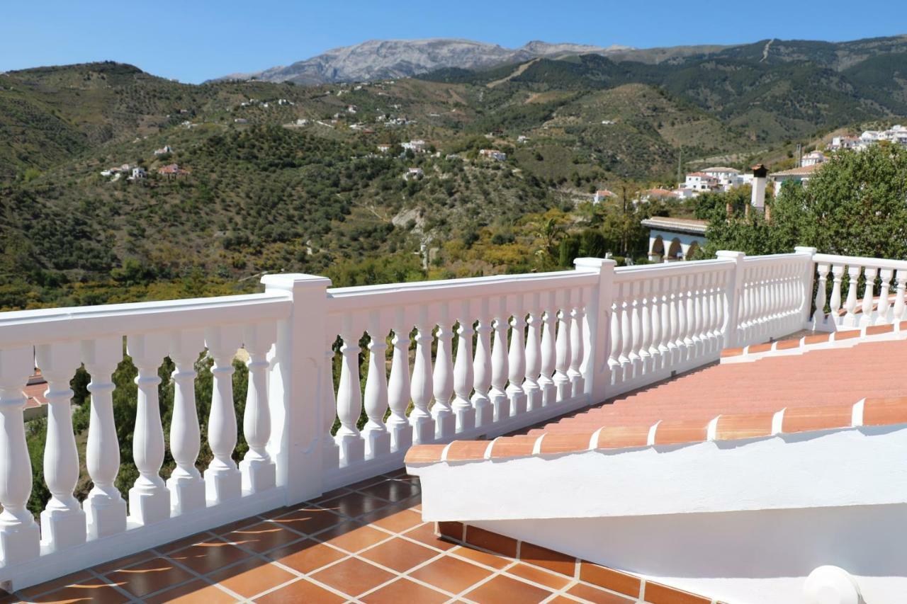 Casa Los Almendros Canillas de Albaida ภายนอก รูปภาพ